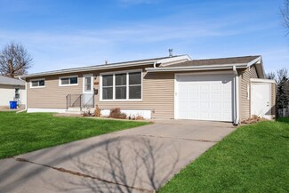 2148 Brookland Dr NE, Cedar Rapids, IA 52402