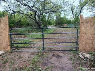 505 Ave L, Christine, TX 78012