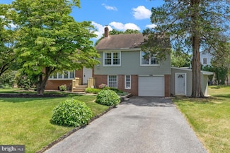 3300 Edenbridge Rd, York, PA 17402