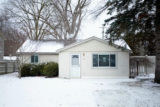 7030 Mather St, Waterford, MI 48327
