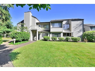 2062 Lake Isle Dr, Eugene, OR 97401