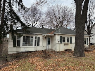 18800 Highland Ave, Wayzata, MN 55391