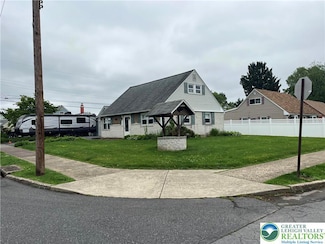 2115 Fireside Dr, Bethlehem, PA 18018