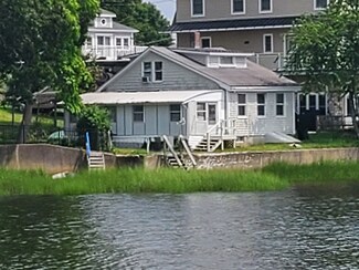 12 Barnacle Rd, Wareham, MA 02571