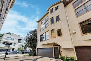 700 W Clay St, Houston, TX 77019
