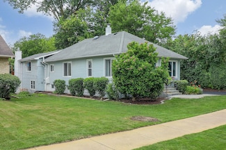 5528 Webster St, Downers Grove, IL 60516