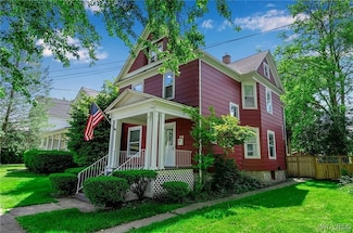 318 Washburn St, Lockport, NY 14094