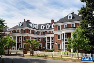 10 University Cir Unit 6, Charlottesville, VA 22903
