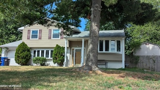 22 Dartmouth Dr, Delran, NJ 08075