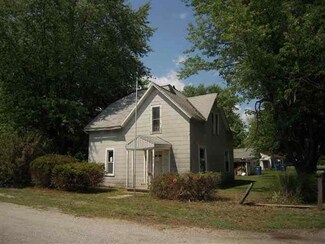 207 2nd St, Otterbein, IN 47970