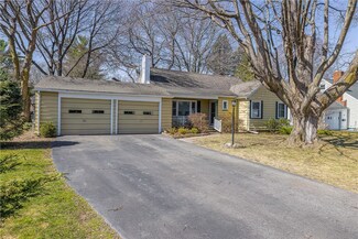 37 Kenmore Ln, Rochester, NY 14617