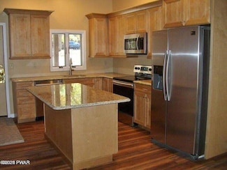 116 B Snowball Ln, Tafton, PA 18464