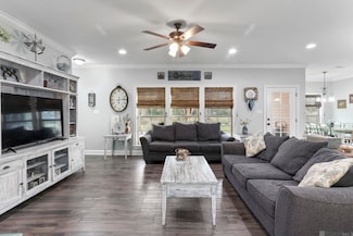 44067 Lebeau Rd, Saint Amant, LA 70774
