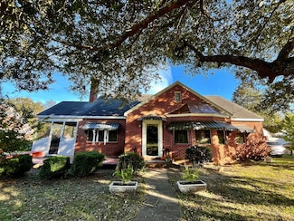 1982 Main St, Louisville, AL 36048