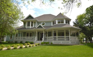 1215 Bobbie Dr, Aberdeen, SD 57401