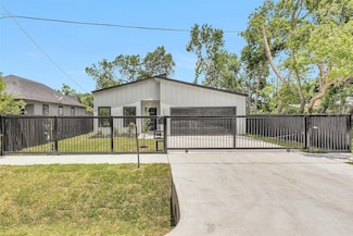 4021 King St, Houston, TX 77026