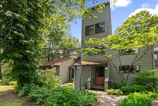 90 Woodside Cir, Torrington, CT 06790