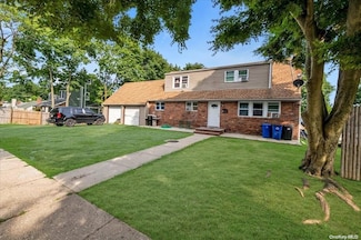 132A Columbia St, Huntington Station, NY 11746