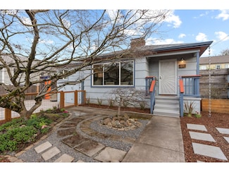 59 NE Russet St, Portland, OR 97211