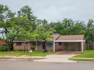 1418 Royal Dr, Kaufman, TX 75142