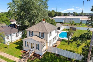 118 S Liberty Ave, Morton, IL 61550