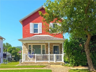 208 Beale Ave, Leechburg, PA 15656