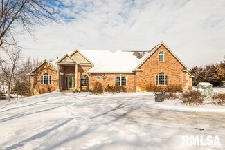 1387 Cedar Creek Dr, Metamora, IL 61548