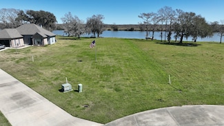 143 River Oaks Dr, Patterson, LA 70392