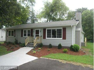 8015 Rugby Rd, Manassas Park, VA 20111