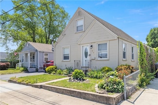 75 Crescent Ave, Cranston, RI 02910