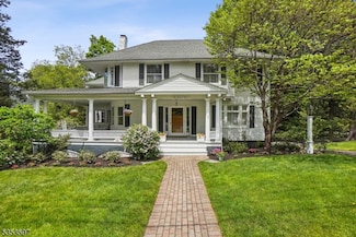 5 Sunset Dr, Summit, NJ 07901