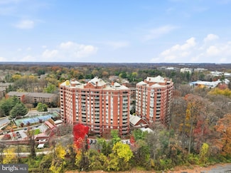 5802 Nicholson Ln, Rockville, MD 20852