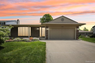 1601 Trail Dr, Trenton, MI 48183