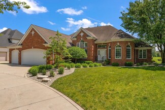925 Royal Dublin Ln, Dyer, IN 46311