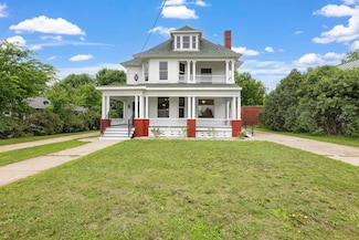 205 W Main St, Weyauwega, WI 54983