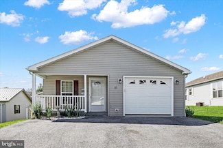 16 Michael Ct, Shippensburg, PA 17257