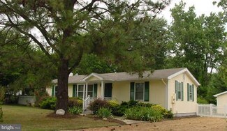 8340 Old Maidstone Rd, Marshall, VA 20115