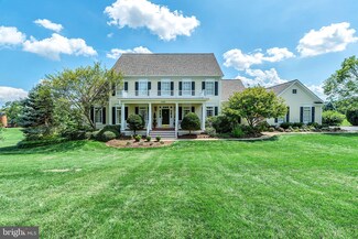 35261 Prestwick Ct, Round Hill, VA 20141