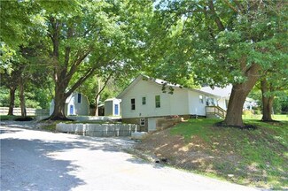 1000 E Parker Ave, Independence, MO 64050