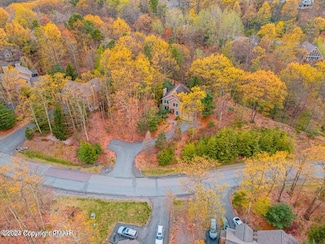 112 High Mountain Ln, Tannersville, PA 18372