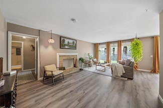 811 W 86th Terrace, Kansas City, MO 64114