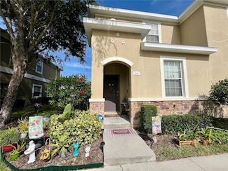 2049 Greenwood Valley Dr, Plant City, FL 33563