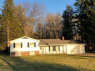 315 Bedford Rd, Lowellville, OH 44436