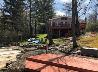 2319 Morning Star Dr, Roaming Shores, OH 44084
