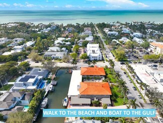 320 14th Ave S Unit 320D, Naples, FL 34102