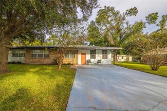 5821 Lake Grove Dr, Lakeland, FL 33809