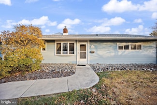 147 Willow Dr, Levittown, PA 19054