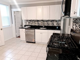 110 Bow St Unit 1, Lexington, MA 02420