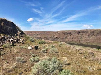 748 Swantz Dr, Asotin, WA 99402