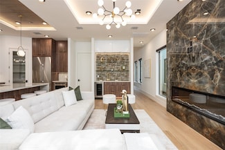 615 Rolling Oaks, Stafford, TX 77477